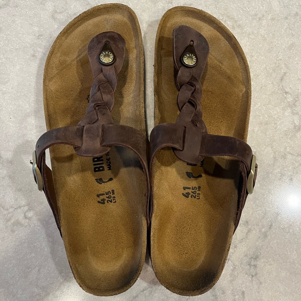 Women’s Birkenstock Gizeh sandal size 41. Only worn once!